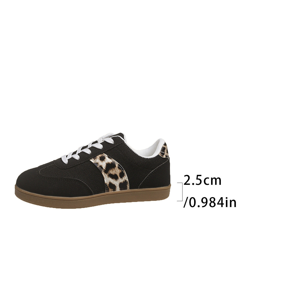 německé tenisky s kulatou špičkou a šněrováním, vintage leopardím potiskem